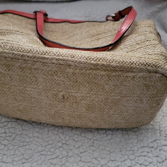 Coach straw floral shoulder bag. Excellent condition Flower applique tote. - Picture 4 of 11